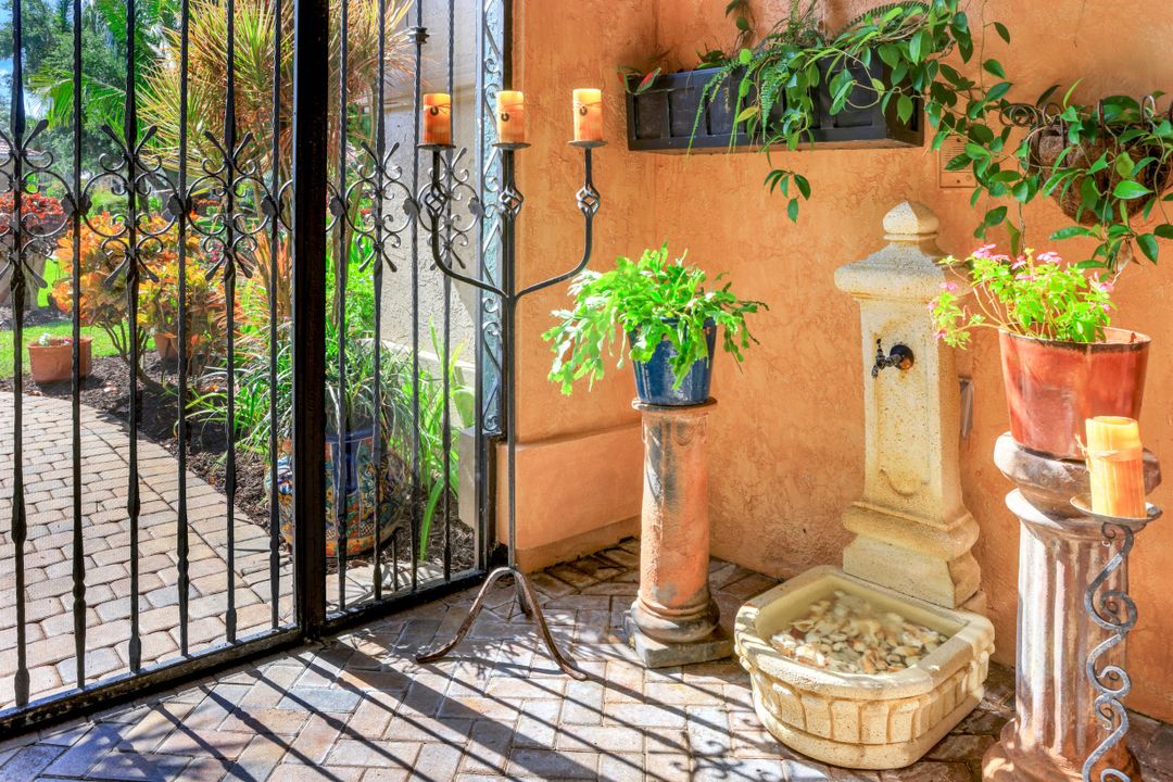 28419 Sombrero Dr, Bonita Springs, FL 34135