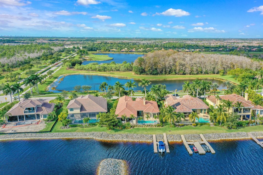 9214 Marble Stone Dr, Naples, FL 34120