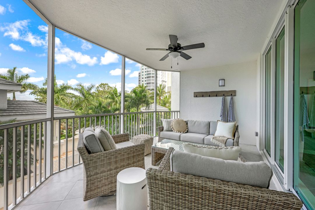 325 Dunes Blvd #204, Naples, FL 34110