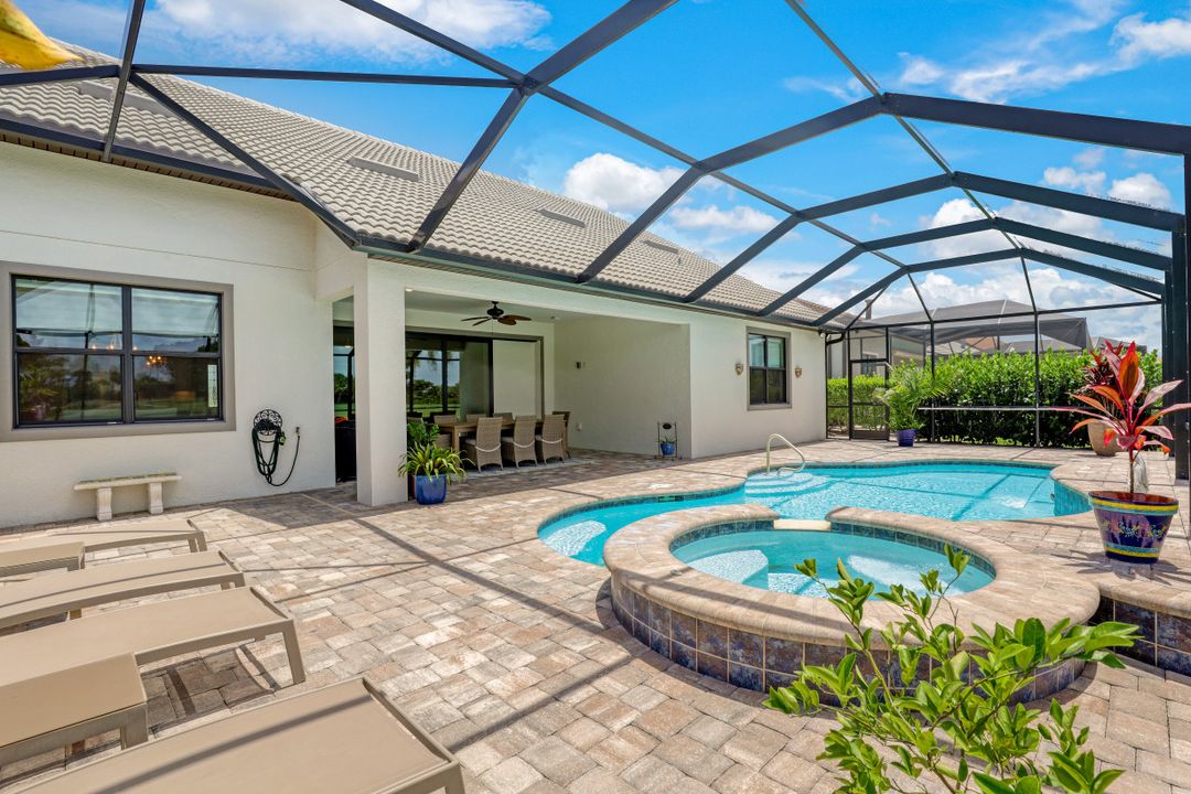 9373 Surfbird Ct, Naples, FL 34120