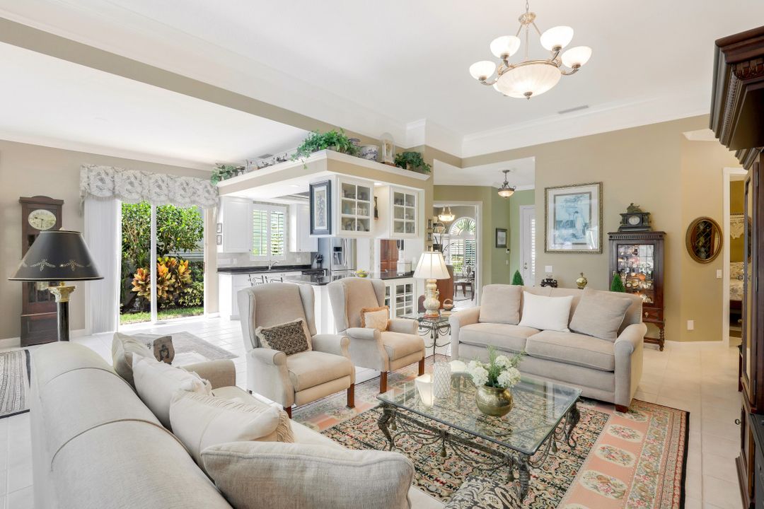 5981 Bermuda Ln, Naples, FL 34119