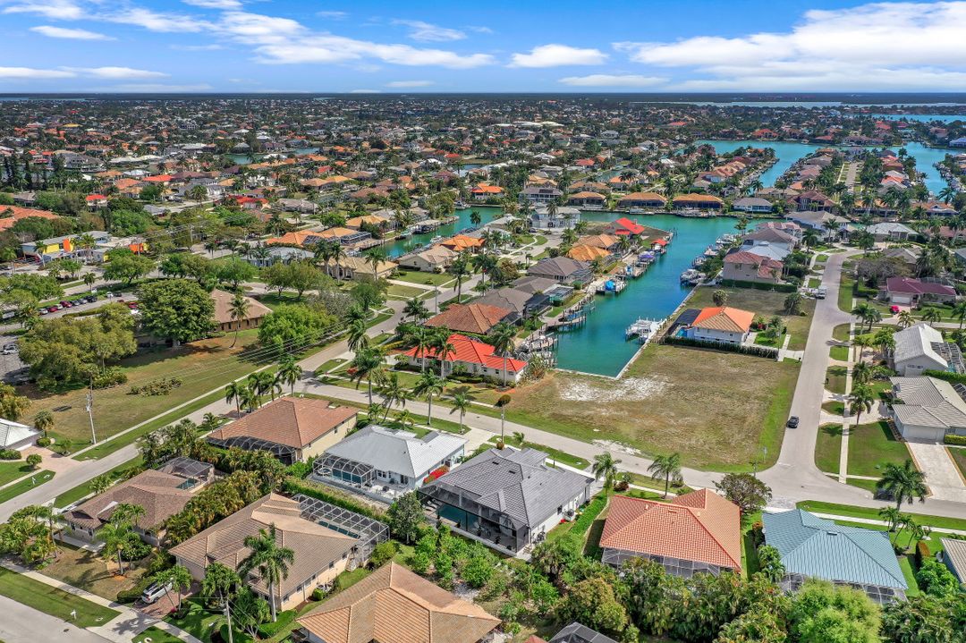 670 Amber Dr, Marco Island, FL 34145