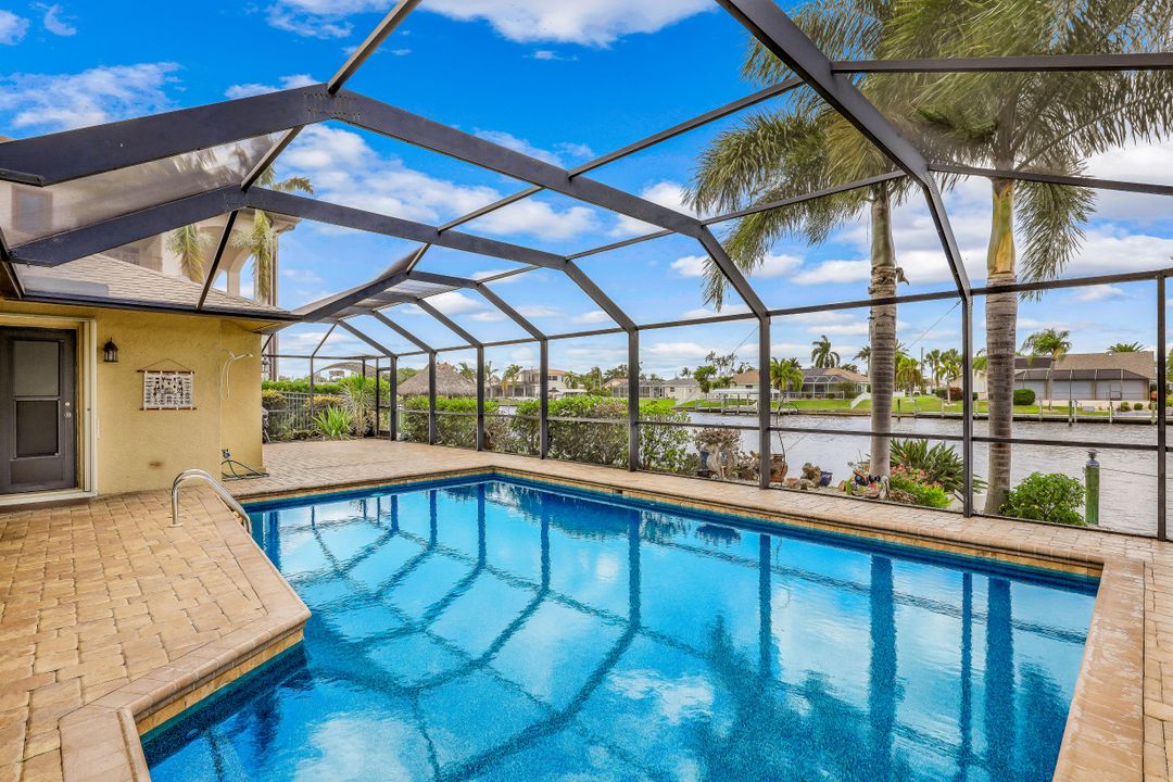 2811 SE 19th Pl, Cape Coral, FL 33904