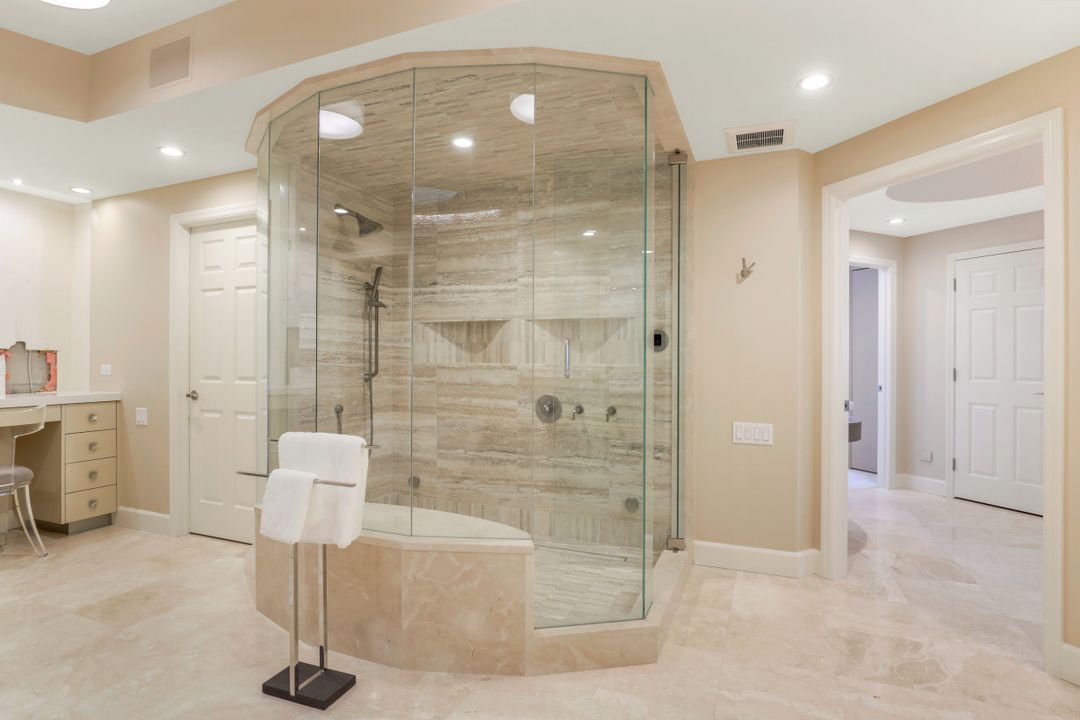 9811 Gulf Shore Dr, Naples, FL 34108