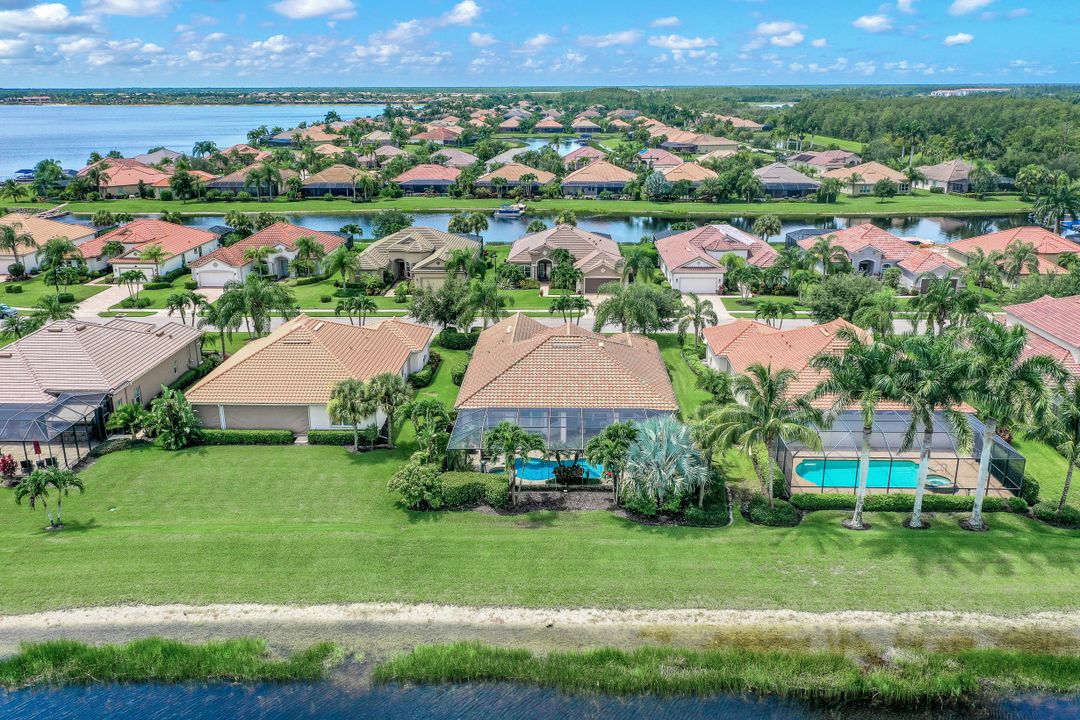 9403 Copper Rock Ct, Naples, FL 34120