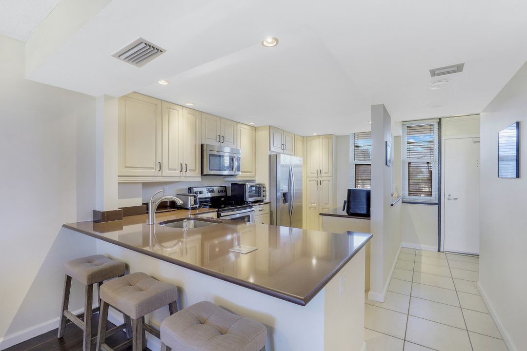 380 Seaview Ct #202, Marco Island, FL 34145