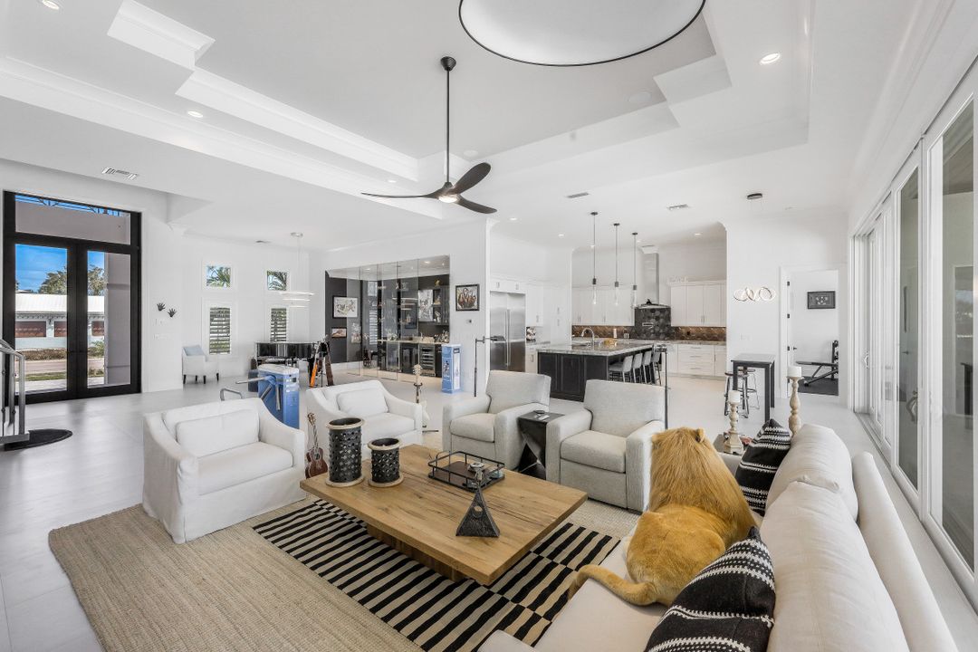 550 S Barfield Dr, Marco Island, FL 34145