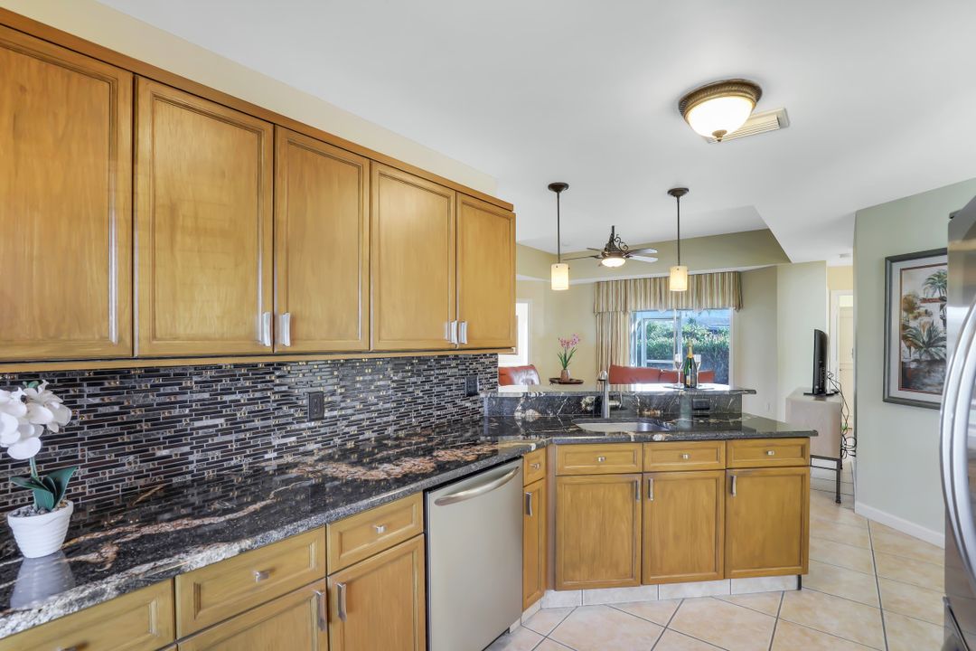 5013 Catalina Ct, Naples, FL 34112