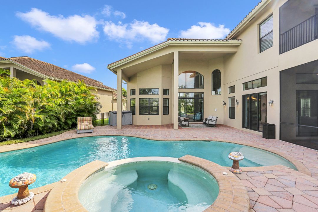 2934 Cinnamon Bay Cir, Naples, FL 34119