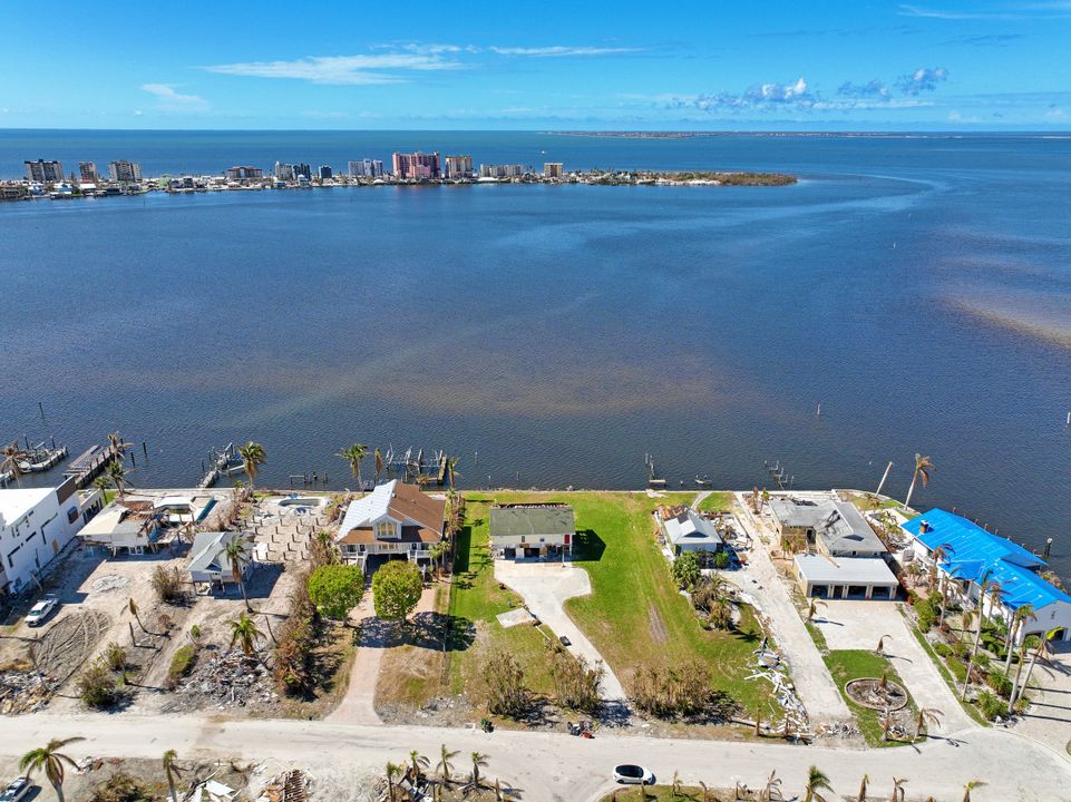 932 San Carlos Dr, Fort Myers Beach, FL 33931