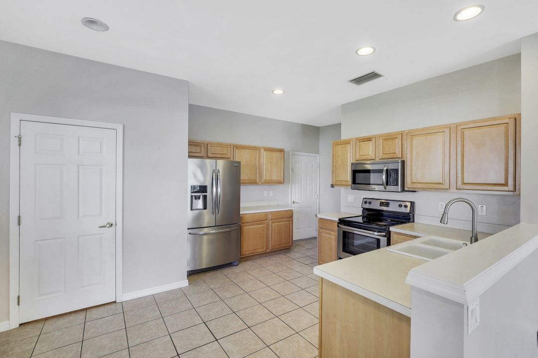 8311 Village Edge Cir #1, Fort Myers, FL 33919