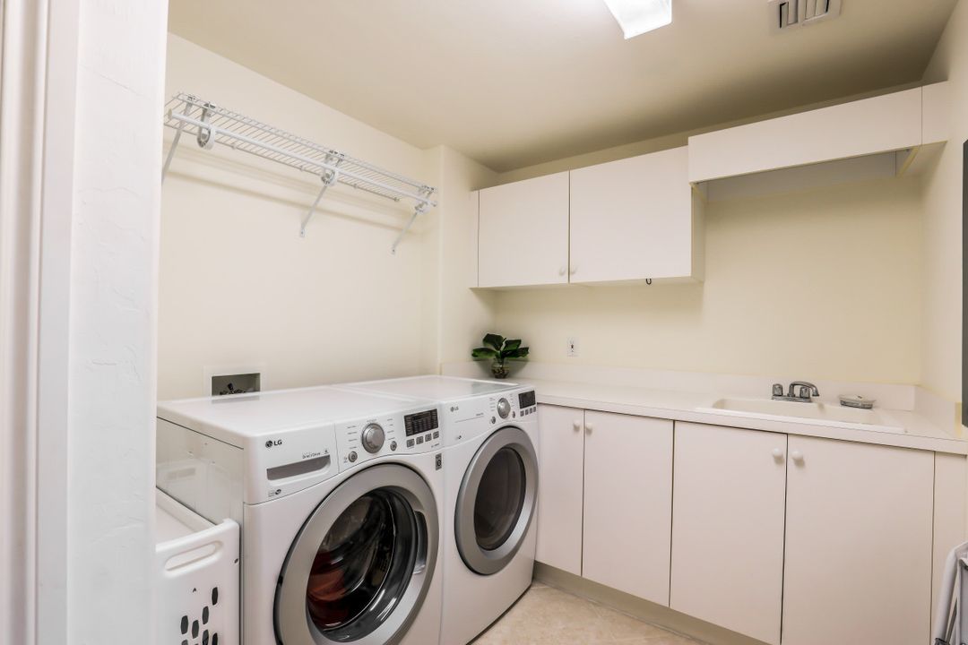 2728 Tiburon Blvd E #302, Naples, FL 34109