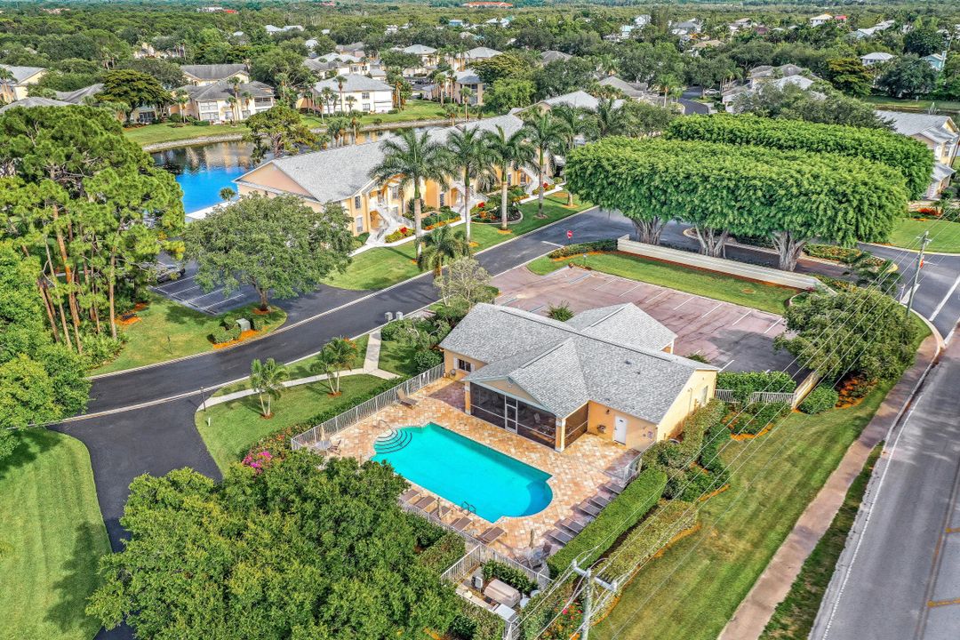773 Wiggins Lake Dr #204, Naples, FL 34110