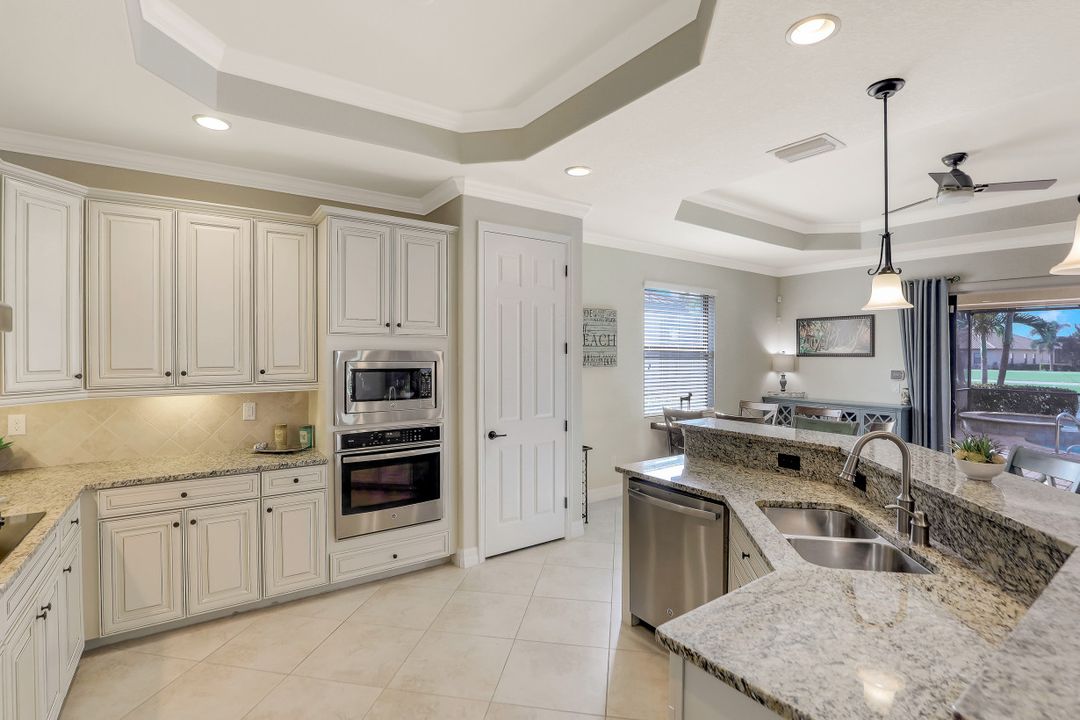 28600 Derry Ct, Bonita Springs, FL 34135