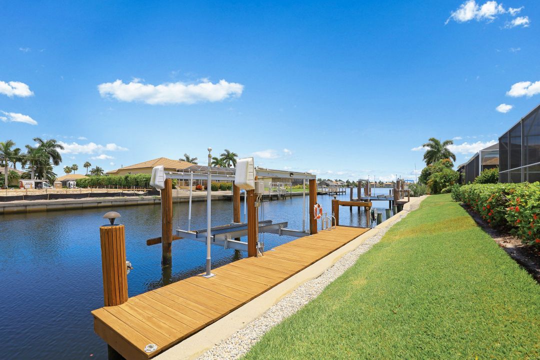 371 Capistrano Ct, Marco Island, FL 34145