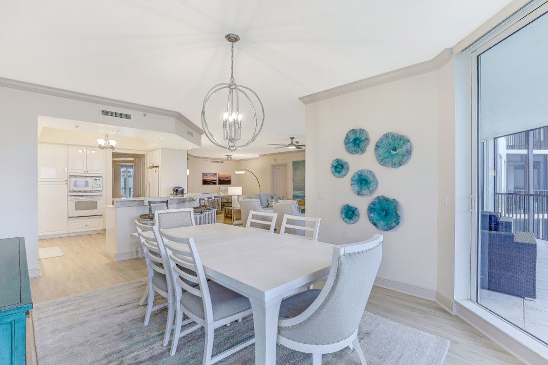 1060 Borghese Ln, Naples, FL 34114