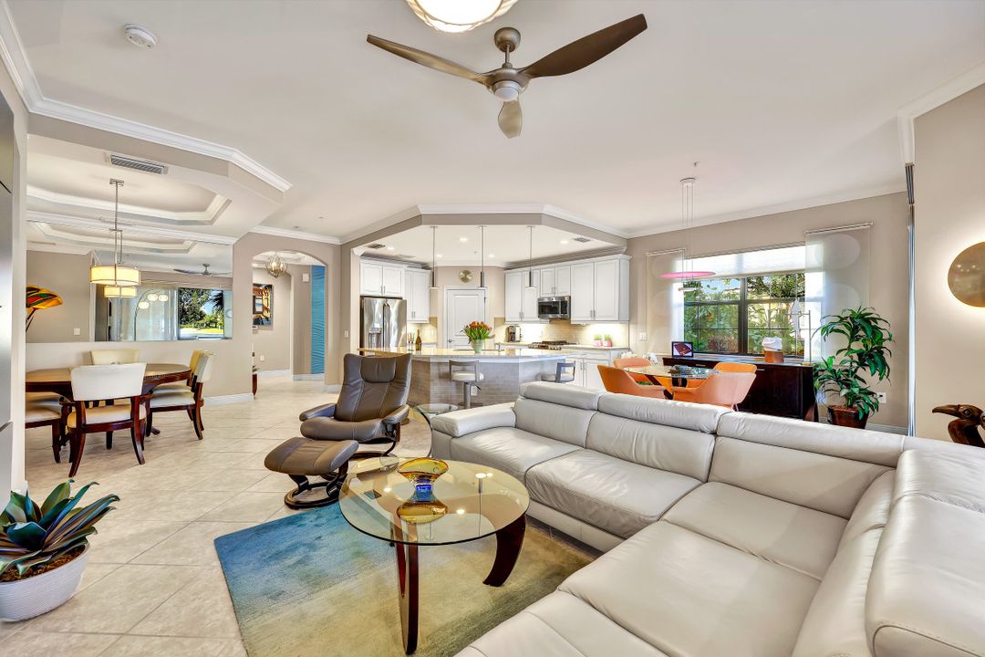 2137 Frangipani Cir #101, Naples, FL 34120