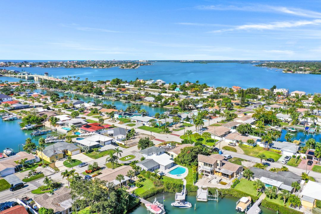 120 79th St S, St. Petersburg, FL 33707