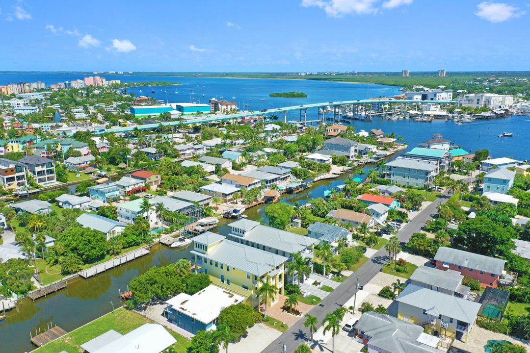 215 Palermo Cir, Fort Myers Beach, FL 33931