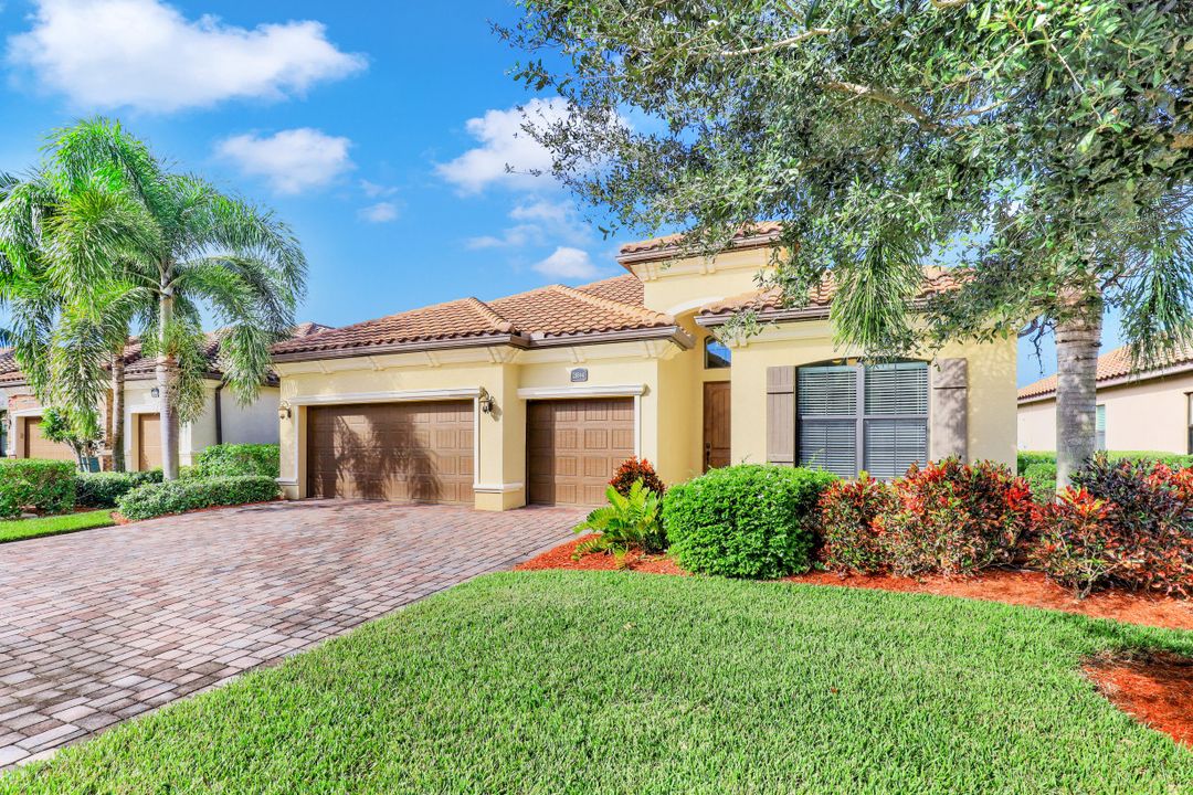 28544 Longford Ct, Bonita Springs, FL 34135