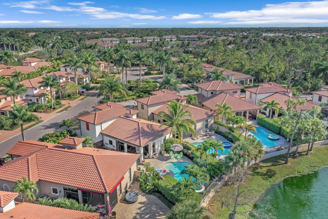 7915 Cordoba Pl, Naples, FL 34113