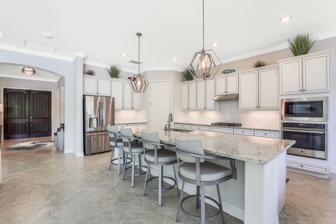 2134 Antigua Ln, Naples, FL 34120