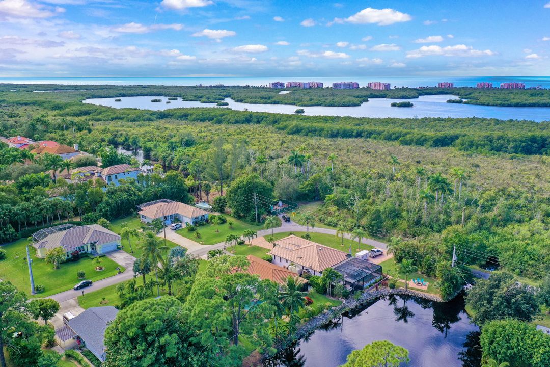 989 E Valley Dr, Bonita Springs, FL 34134