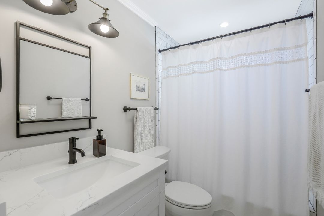 1091 22nd Ave N, Naples, FL 34103