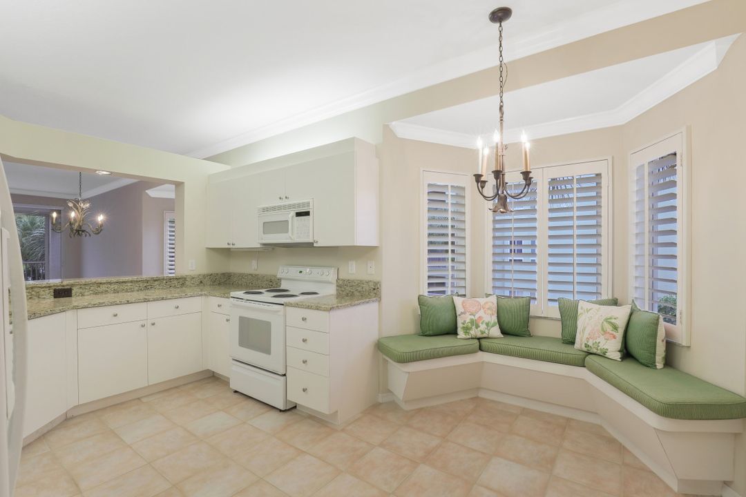 7725 Pebble Creek Cir #206, Naples, FL 34108