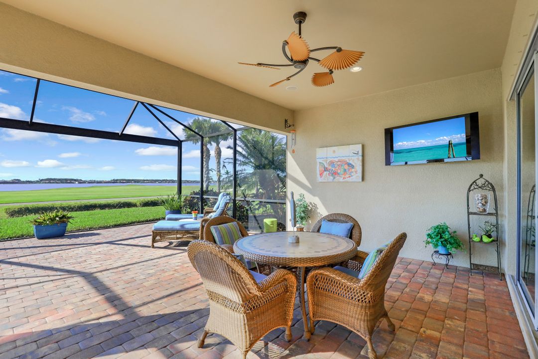 9005 Quarry Dr, Naples, FL 34120