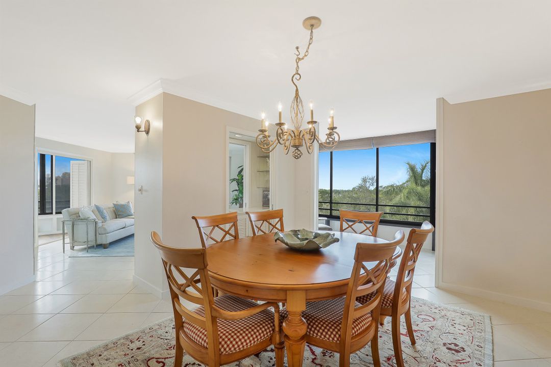 5555 Heron Point Dr #402, Naples, FL 34108