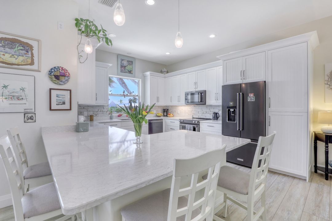 147 San Salvador St, Naples, FL 34113