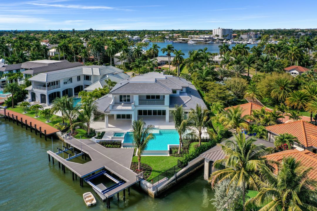 940 17th Ave S, Naples, FL 34102