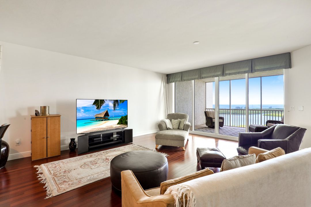 275 Indies Way #1605, Naples, FL 34110