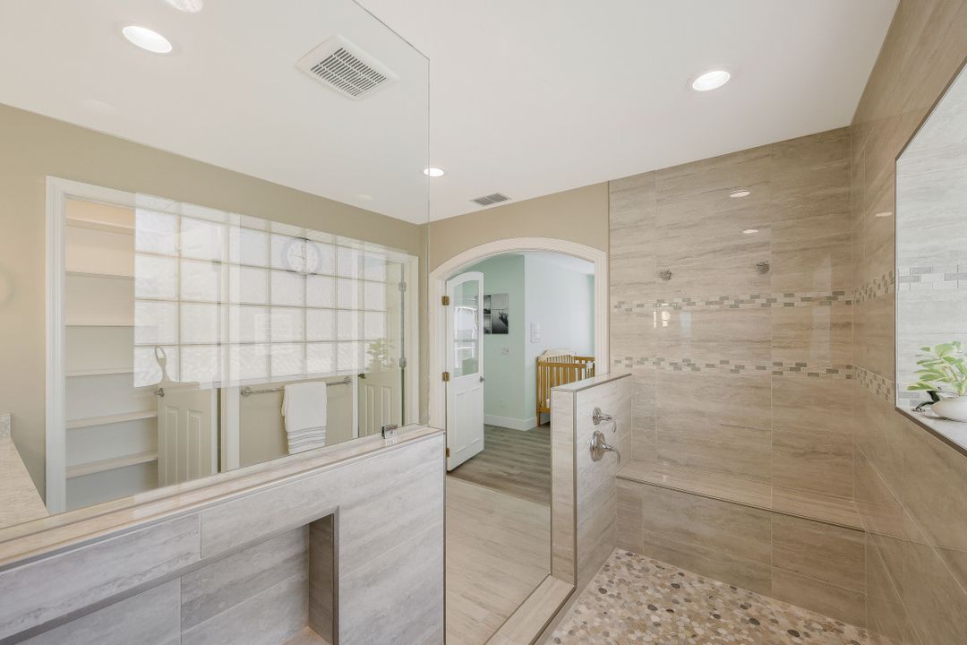 642 Coral Dr, Cape Coral, FL 33904