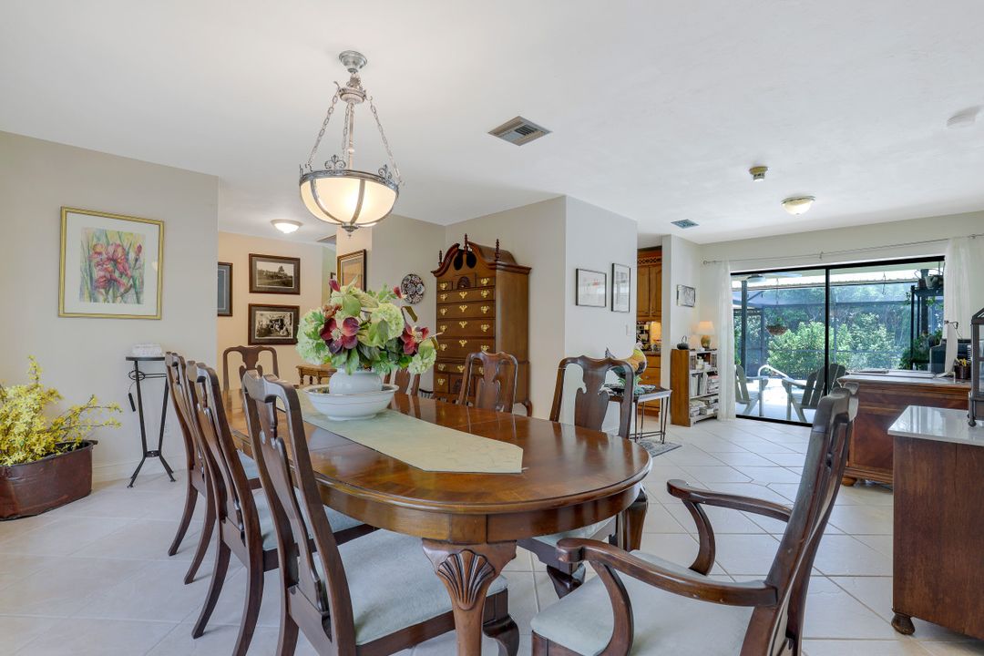 2326 Kings Lake Blvd, Naples, FL 34112