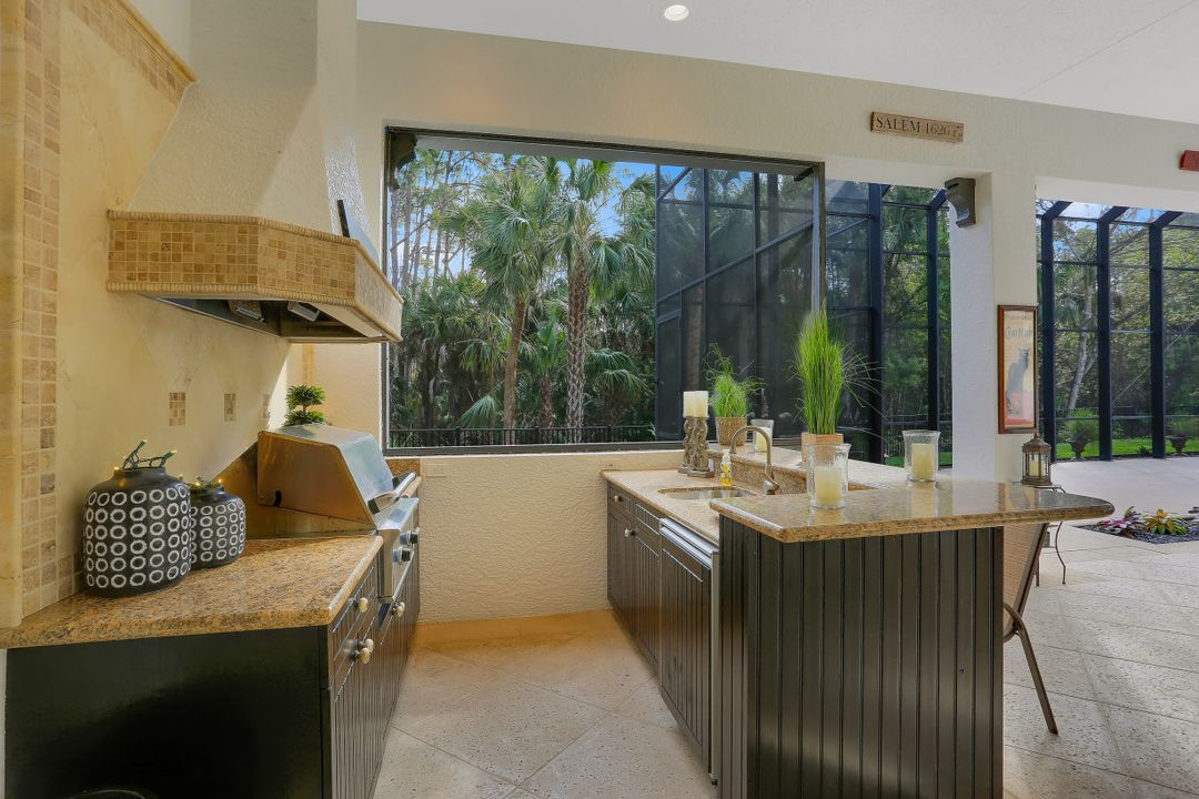 4642 Idylwood Ln, Naples, FL 34119