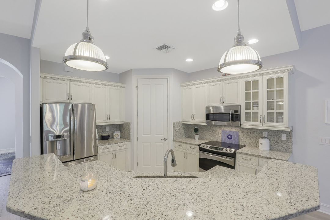 15907 Secoya Reserve Cir, Naples, FL 34110