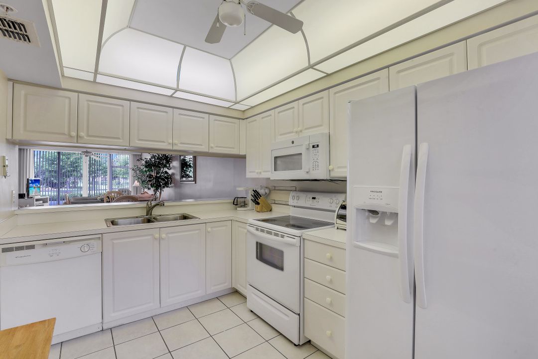 14901 Park Lake Dr #101, Fort Myers, FL 33919