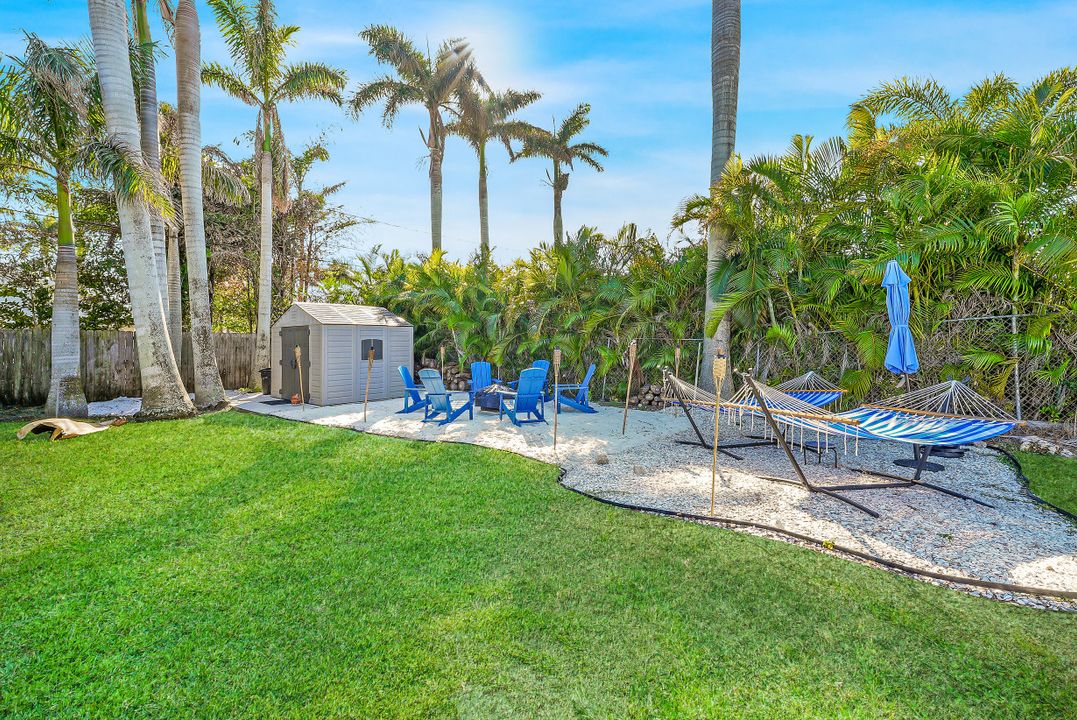 10095 7th St N #1, Naples, FL 34108