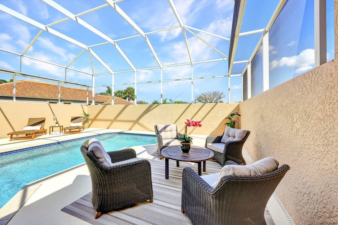 6104 Highwood Park Ln, Naples, FL 34110