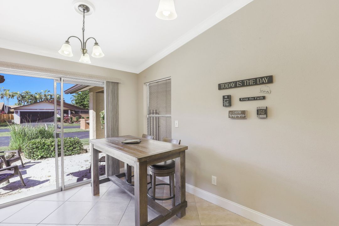 6474 Royal Woods Dr, Fort Myers, FL 33908