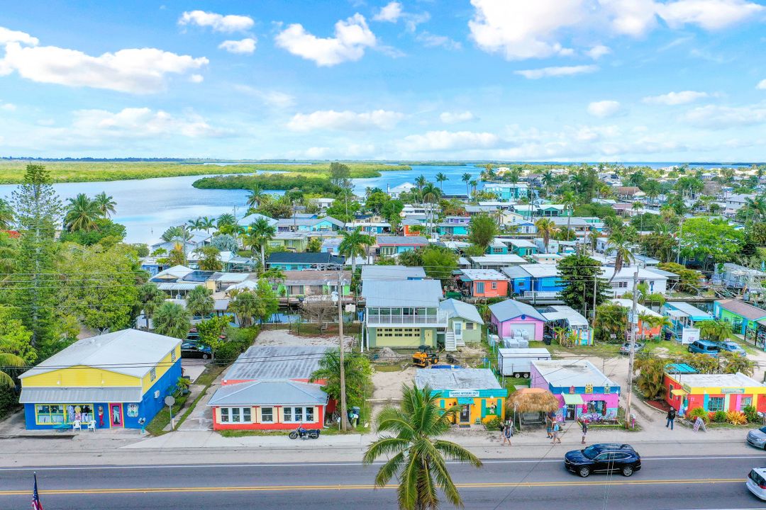 214 NW 32nd Pl, Cape Coral, FL 33993