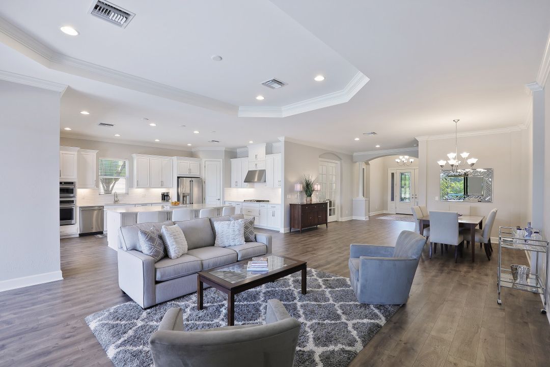 8427 Palacio Terrace S, Naples, FL 34114