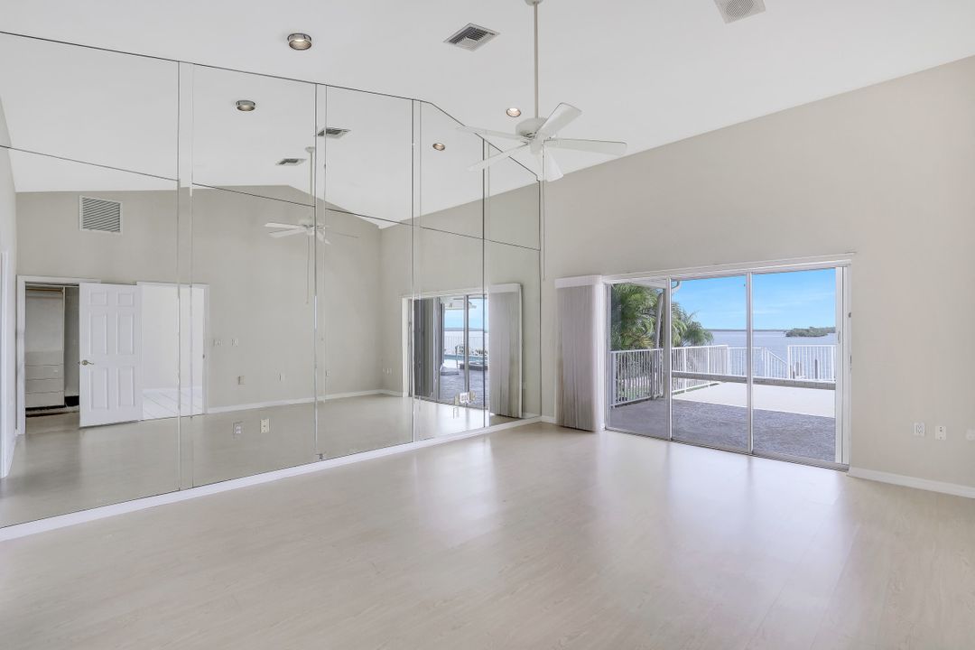 471 Pepperwood Ct, Marco Island, FL 34145