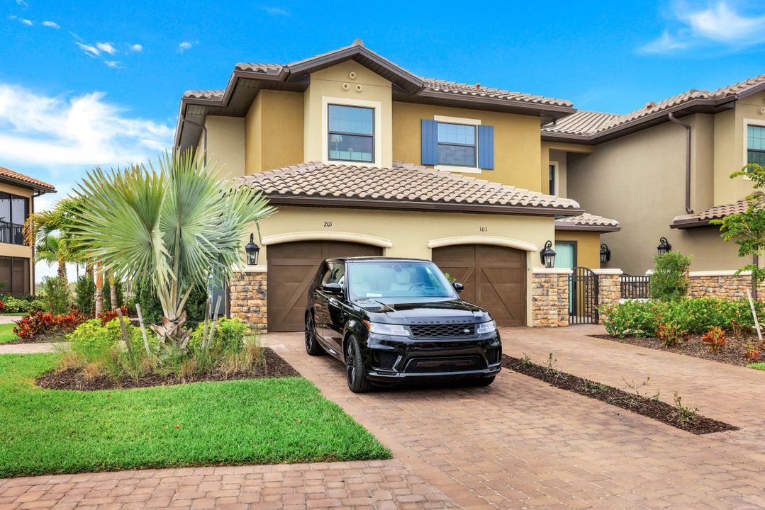 9636 Montelanico Loop #201, Naples, FL 34119