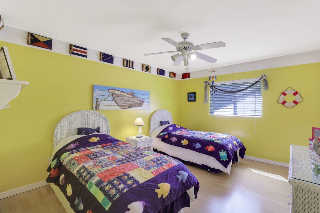 5215 Tamiami Ct, Cape Coral, FL 33904