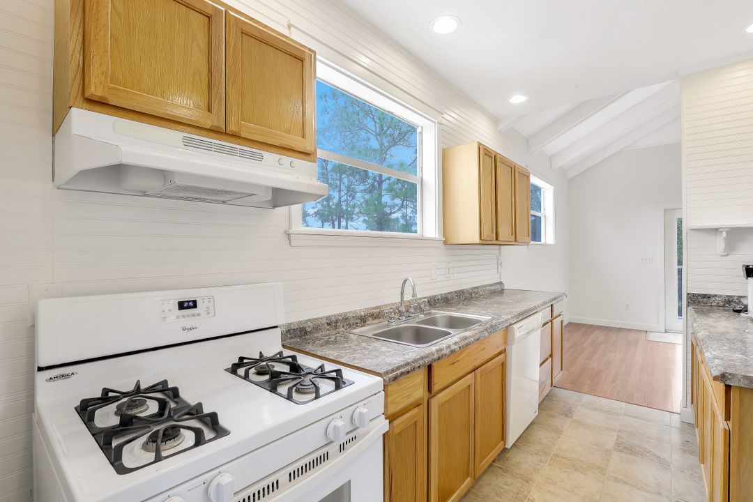 5680 Dana Rd, Fort Myers, FL 33905