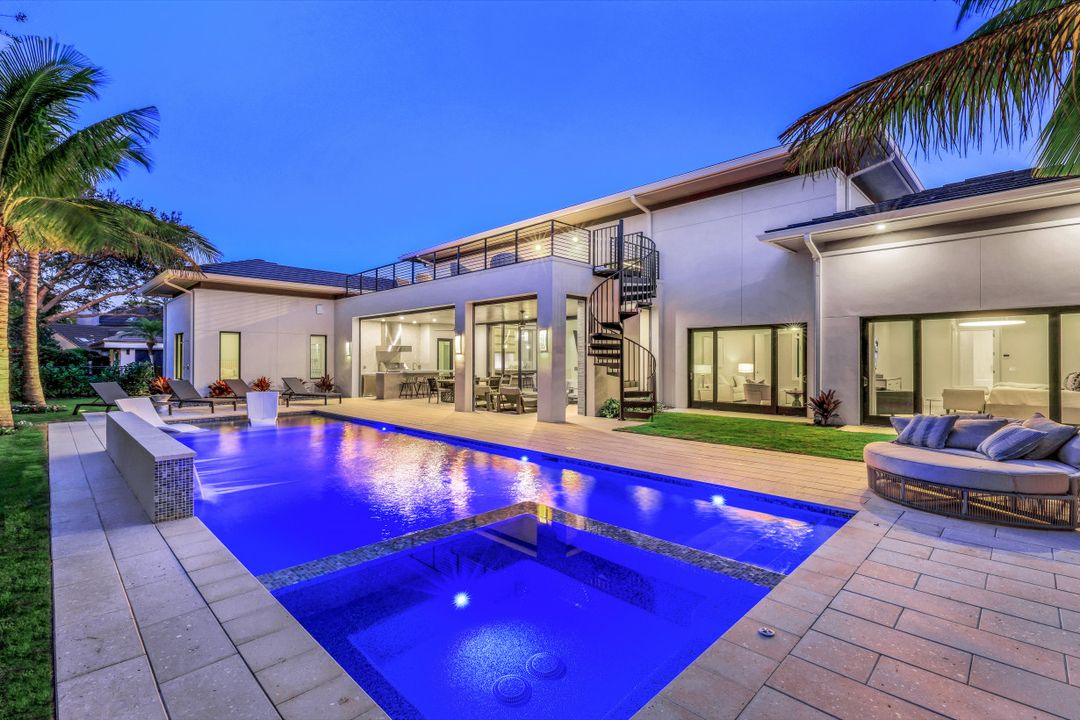 817 Buttonbush Ln, Naples, FL 34108