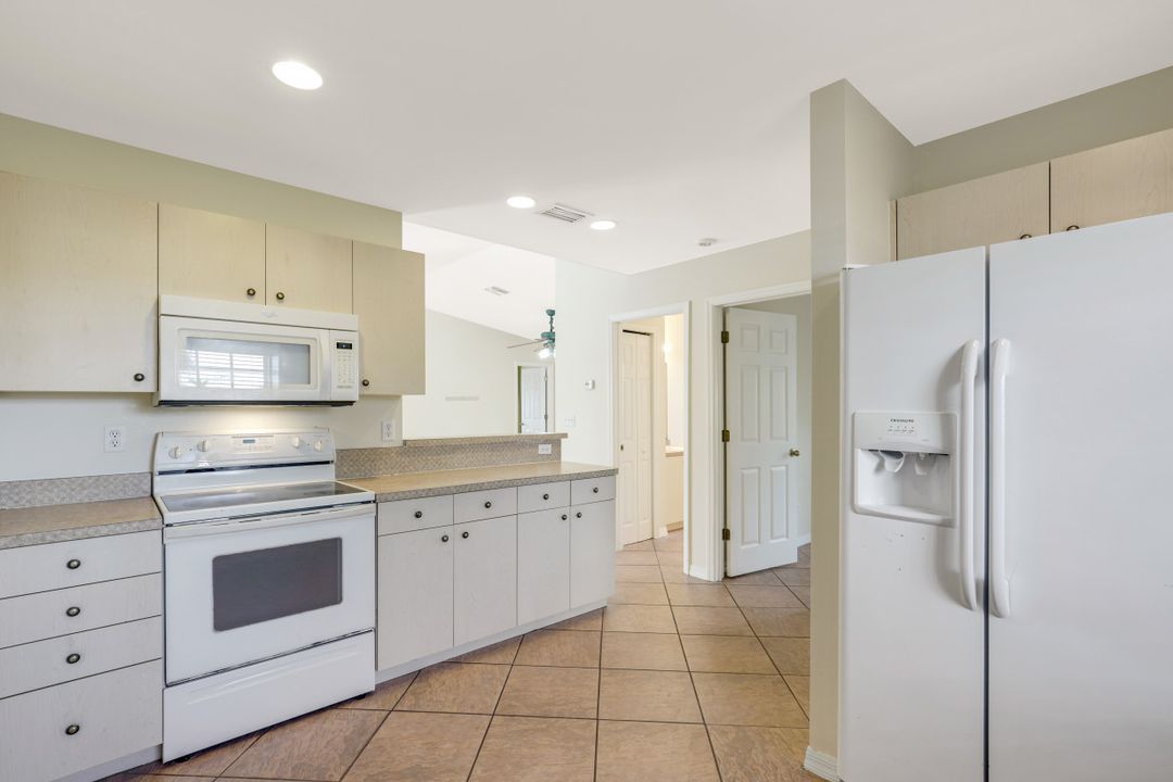 3880 Bennett Ln, Bonita Springs, FL 34134